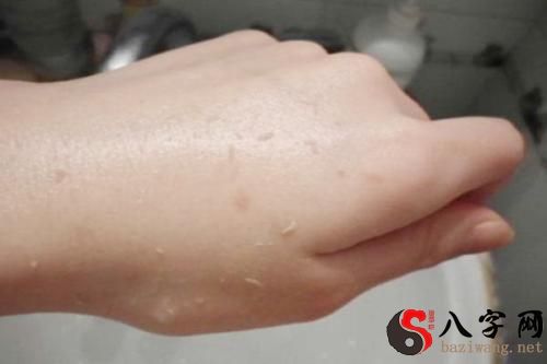 梦见洗澡水很脏