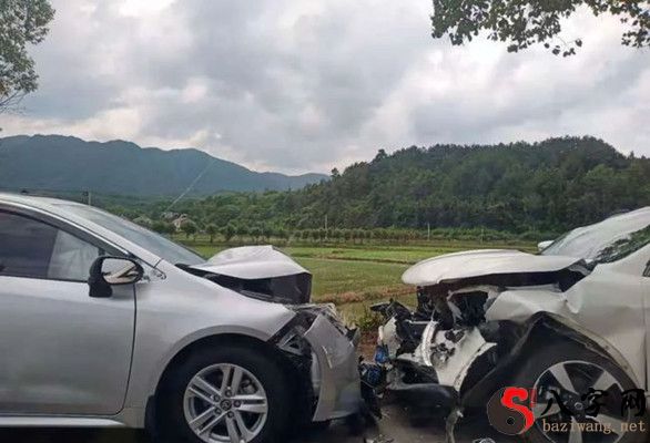 梦见自己开车出车祸了