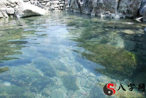 梦见河水很清澈