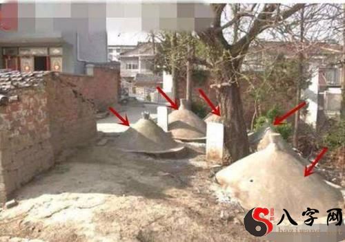 梦见新房旁边都是坟墓